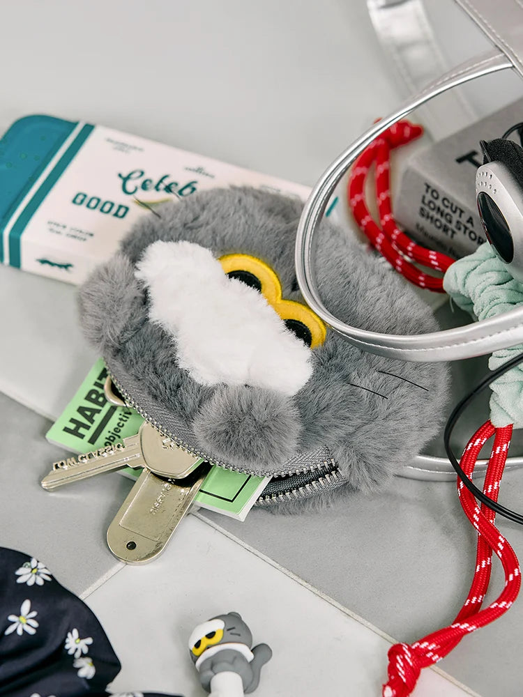 ZO&FRIENDS ZOA Signature Face Pouch