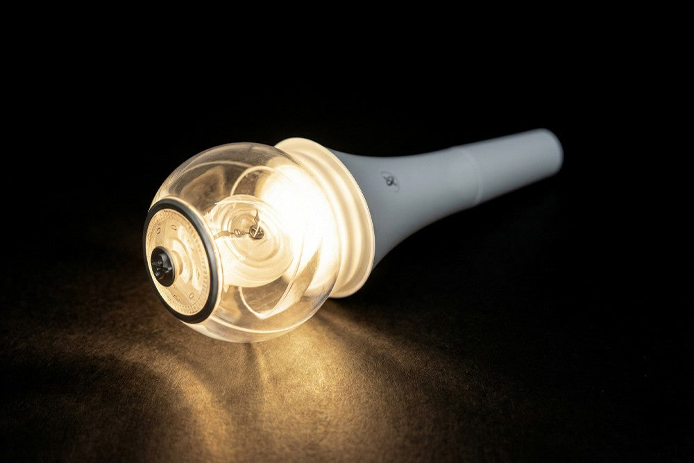 CLOSE YOUR EYES - OFFICIAL LIGHT STICK