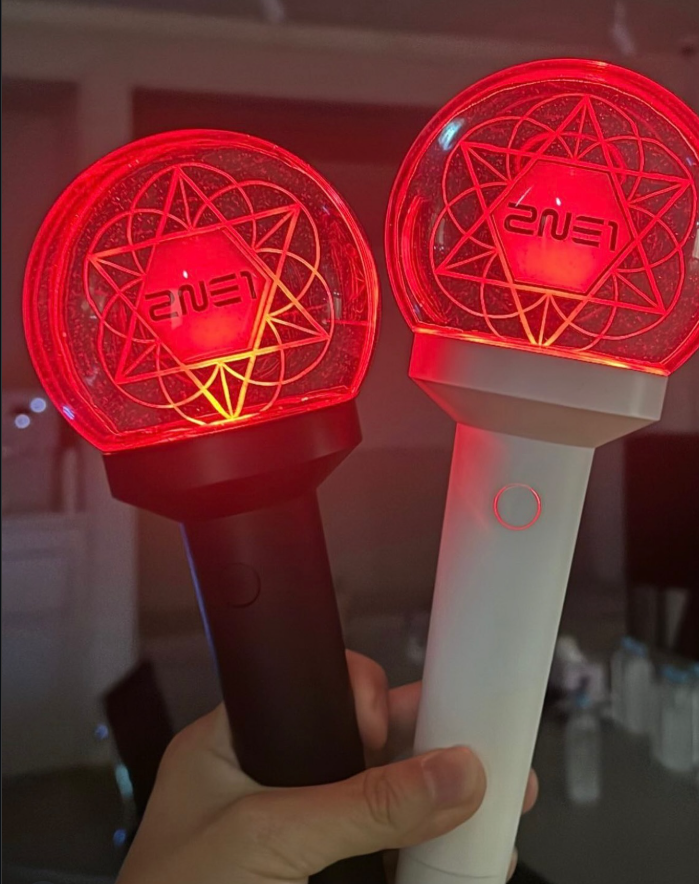 2NE1 OFFICIAL LIGHT STICK [Black]