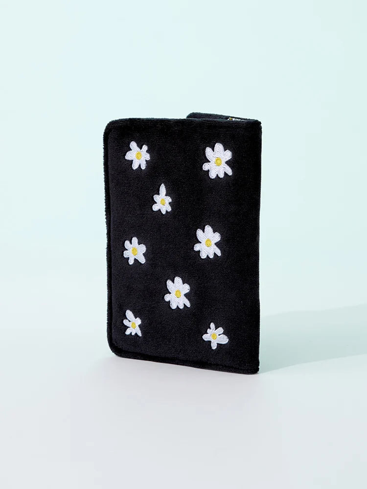 ZO&FRIENDS A&NE Signature Passport Case
