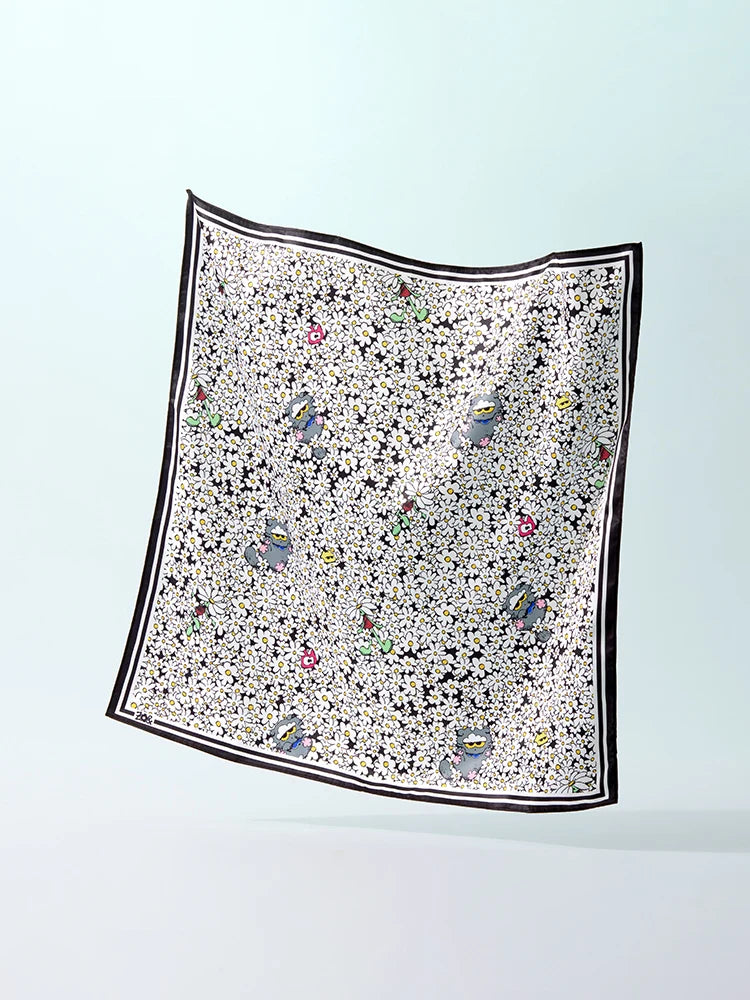 ZO&FRIENDS Signature Scarf (White)