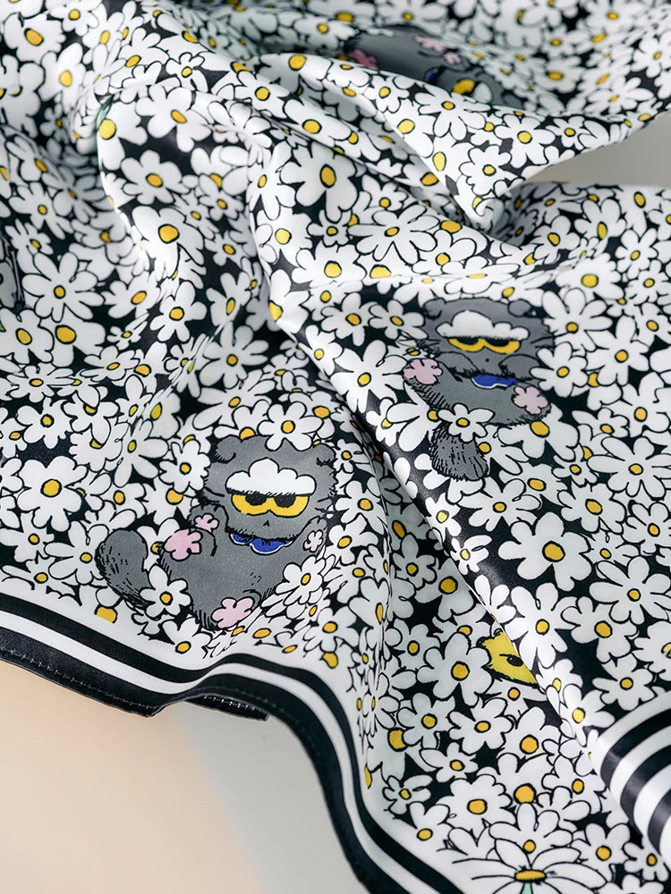 ZO&FRIENDS Signature Scarf (White)